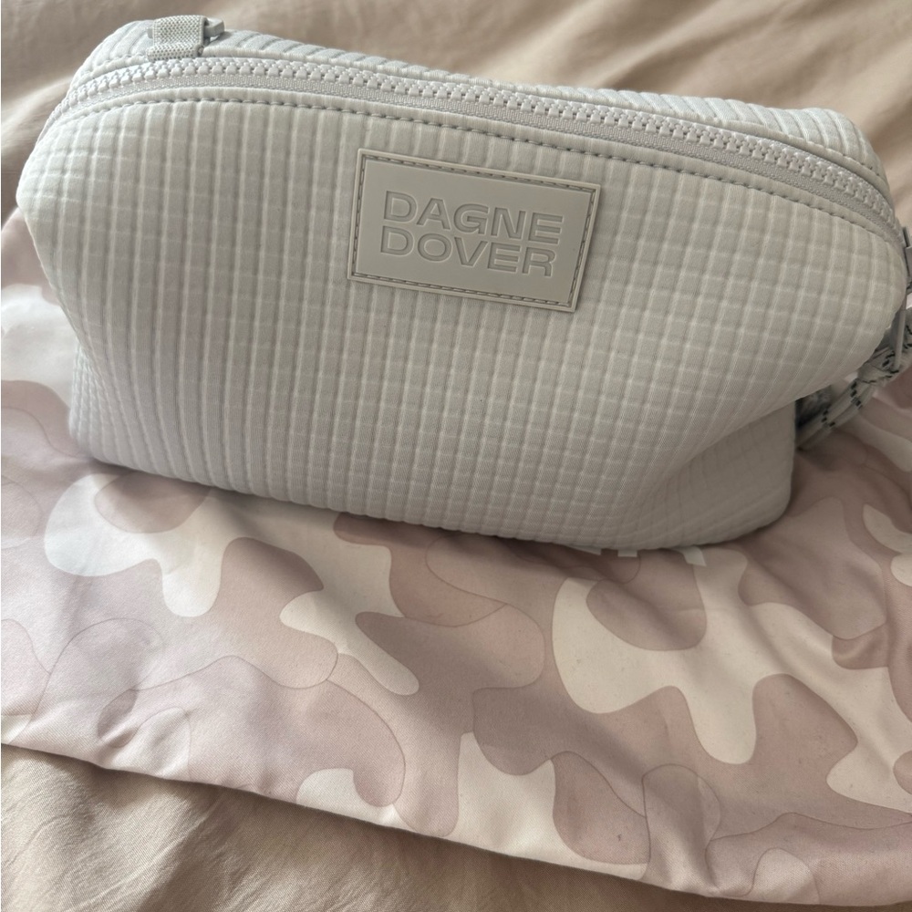 Dagne Dover Light Gray Quilted Cosmetic Bag